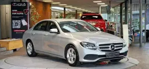 Mercedes-Benz E 220 Bild 3