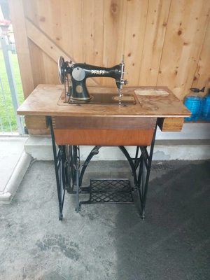 alte Pfaff Nähmaschine 