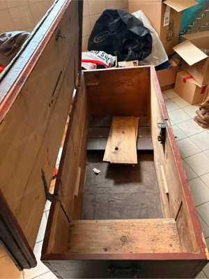 Handbemalte Truhe Bild 5