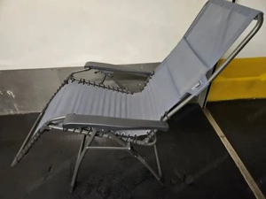 Liegestuhl neuwertig