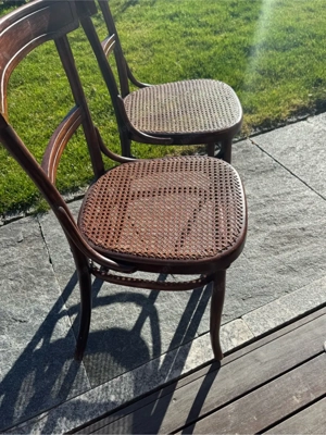 2 klassische Bugholz Stühle Bild 3