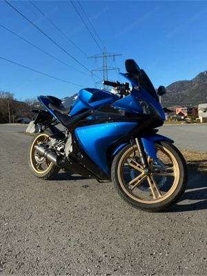 Yamaha YZF-R125  Bild 2