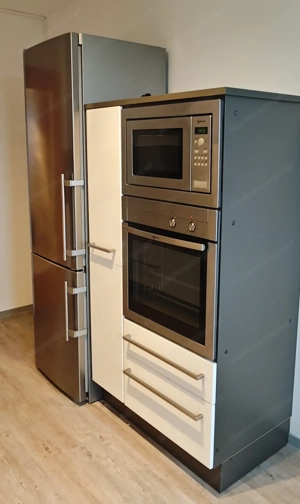 RESERVIERT Einbauküche mit Geräten und Liebherr Standkühlschrank mit Tiefkühler Bild 2