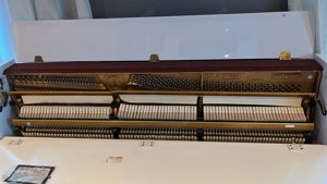 Klavier Hyundai U-810 Bild 2
