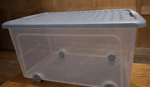 Aufbewahrungsbox mit Rädern und Deckel