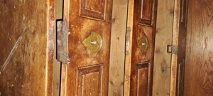 Holzkommode antik Bild 2