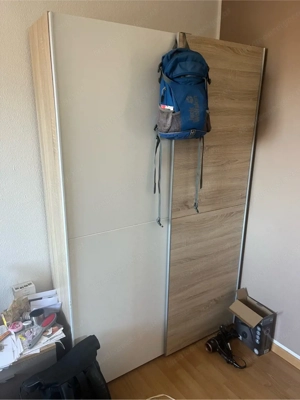 kleiner Schiebetüren Schrank Bild 2