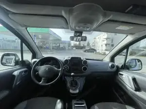 Peugeot Partner Bild 9