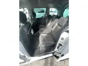 Peugeot Partner Bild 8