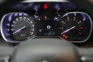 Citroen C3 Aircross 1.2 PureTech 110 Plus (EURO FLA PDC Bild 4