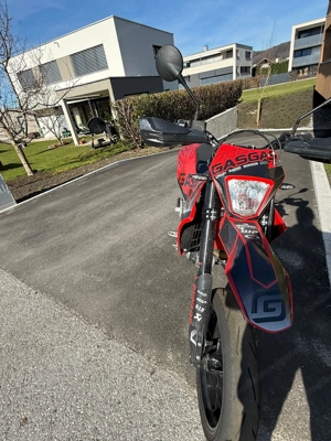 GasGas 700 SM, wie Neu! Bild 4