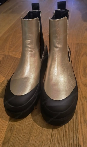 Schuhe, goldene Boots von Only Bild 2