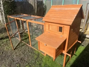 Hasenstall mit Freilaufgehege, Hühnerstall