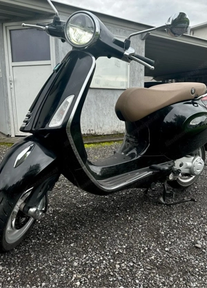 Vespa Primavera 50 4-Takter, schwarz Bild 3