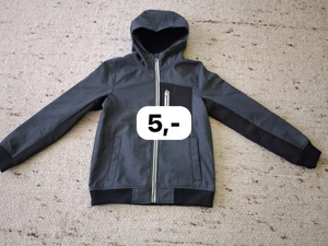 Grau schwarze Softshelljacke Gr. 146 152 neuwertig,  Chapter Young 