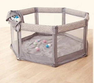 Laufstall, Bällebad