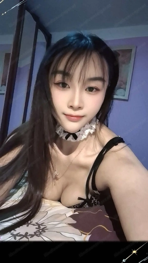 Schlankes Asia Teeny verwöhnt diskret in Graz - auch Hausbesuch möglich Bild 4