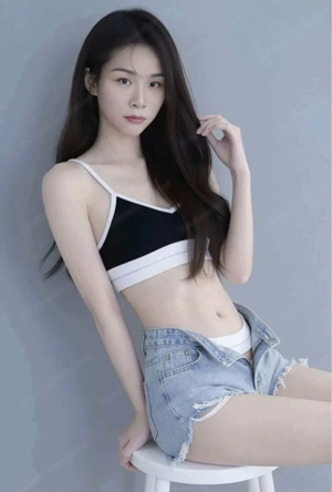 Schlankes Asia Teeny verwöhnt diskret in Graz - auch Hausbesuch möglich