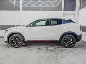 Alfa Romeo Junior Speciale IBRIDA MATRIX ACC KEYLESS NAVI 1.2 E-D... Bild 3