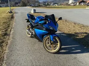 Yamaha YZF-R125 