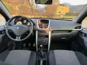 Peugeot 207 Bild 7