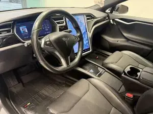 Tesla Model S Bild 9