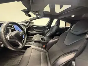 Tesla Model S Bild 10