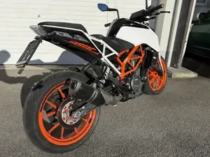 KTM 390 Duke (A2), Weiß, 06 2018 Bild 4