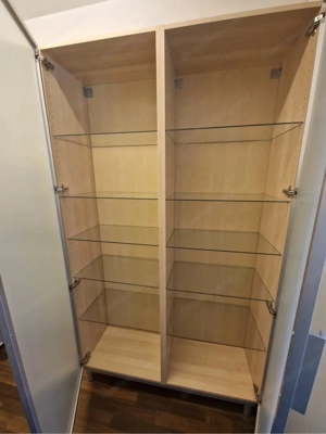Schrank mit Glastüren Bild 2