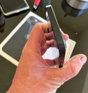 iPhone 13 top Zustand Bild 9