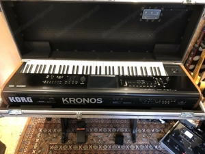 Korg Kronos 2 73 inkl. Case Bild 2