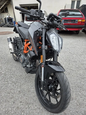 KTM Duke 390 Naked Bike Bild 5