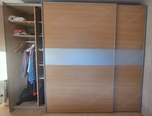großer Schlafzimmerschrank Bild 2
