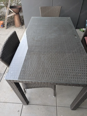 Gartentisch mit Stühlen