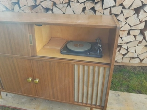 Antiker Schrank mit Plattenspieler Bild 2