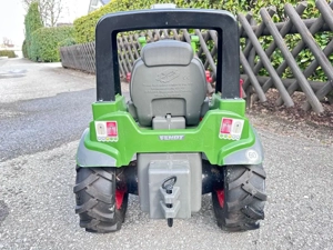 Tret-Kindertraktor Fendt 939 Vario mit Gülle Anhänger Bild 3