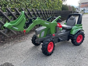 Tret-Kindertraktor Fendt 939 Vario mit Gülle Anhänger Bild 5