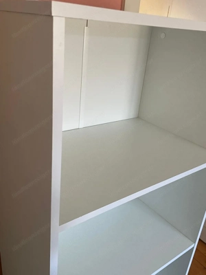Weißes Regal für Büro oder Kinderzimmer  Bild 2
