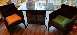 Rattan Möbel - Tisch mit Glasplatte und 2 verstaubaren Stühlen Bild 2