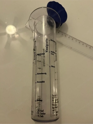 Mixbecher für Salatsaucen Bild 2