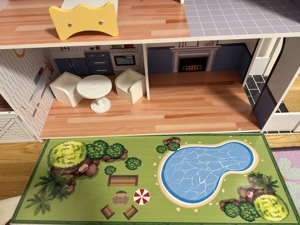 Puppenhaus aus Holz  Bild 3