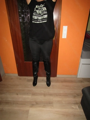 Leggings einer Milf ohne ...... getragen Bild 3
