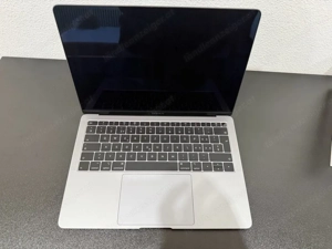 MacBook Air 13,3 Zoll 2019  Bild 2