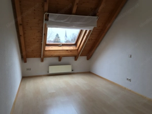 Dachgeschosswohnung in Ruhiger Lage  Bild 6