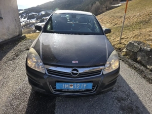 Opel  Astra  mit  wenig  km  Bild 2