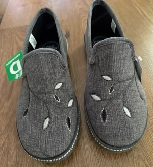 Neue Hausschuhe Gr. 39 rutschfeste Sohle Bild 3