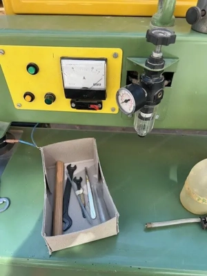 Furnierzusammensetzmaschine KUPER Bild 4