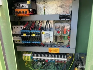 Furnierzusammensetzmaschine KUPER Bild 3