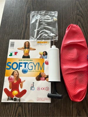 5 verschiedene Gymnastik- bzw Massagebälle