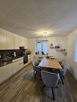 Schöne 53 qm Wohnung Ausserbraz mit Balkon , Carport und Parkplatz Bild 2